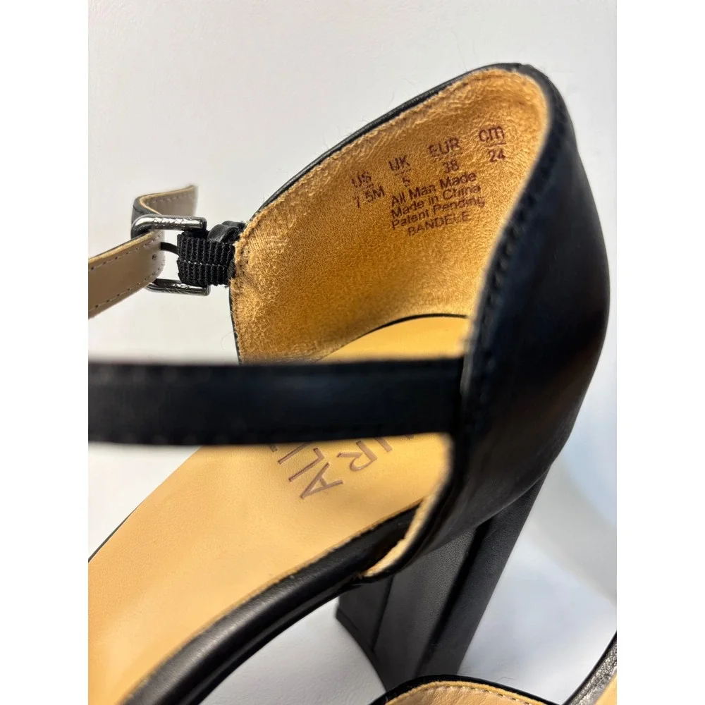 Naturalizer sandal closed